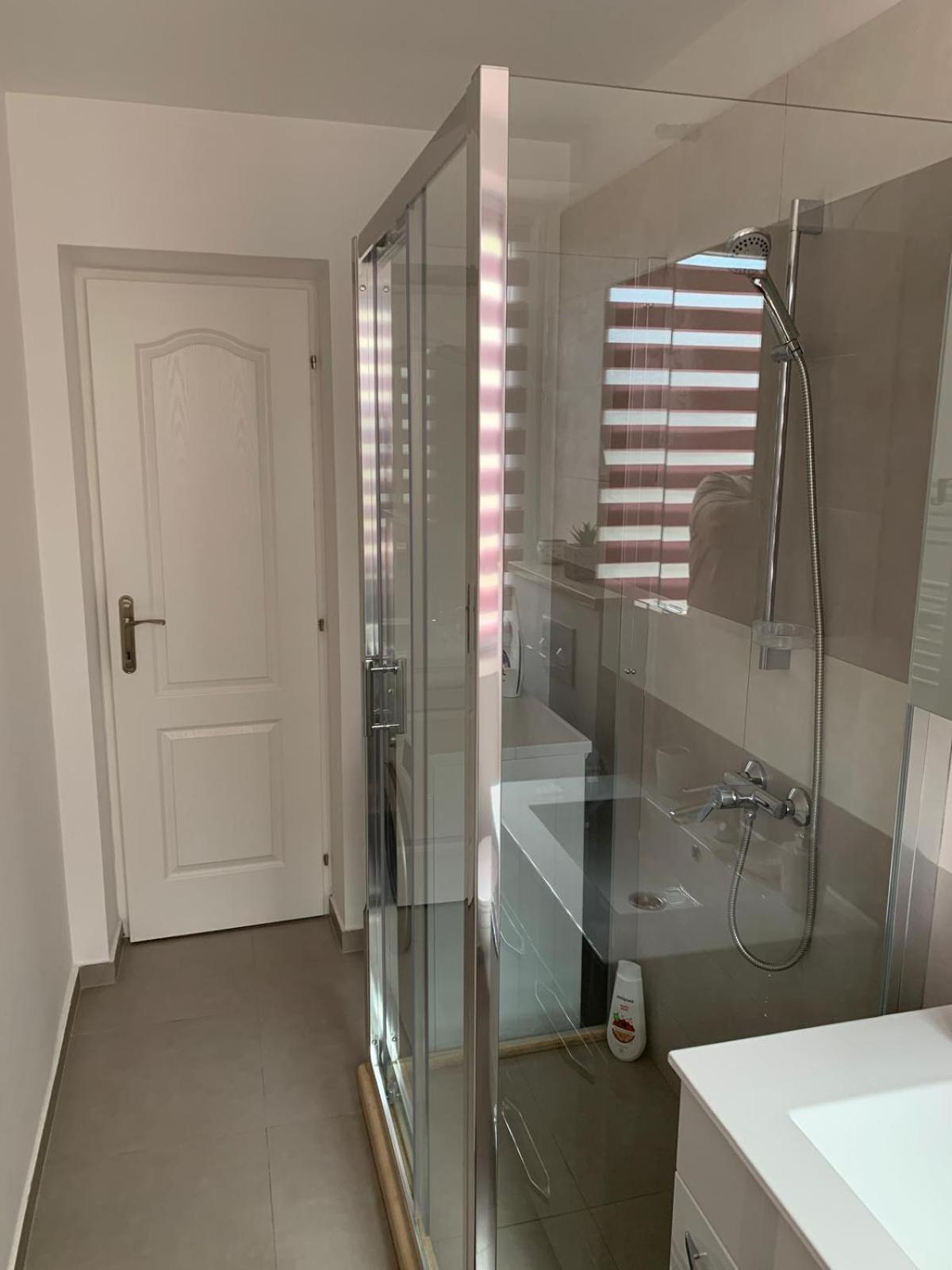 Rose Apartment بياترا نام المظهر الخارجي الصورة